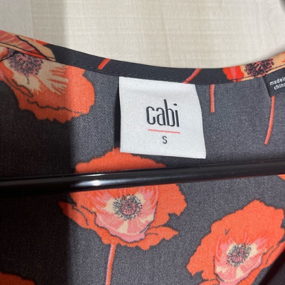 CABi navy and orange floral‎ short sleeve top, size small - Picture 6 of 14